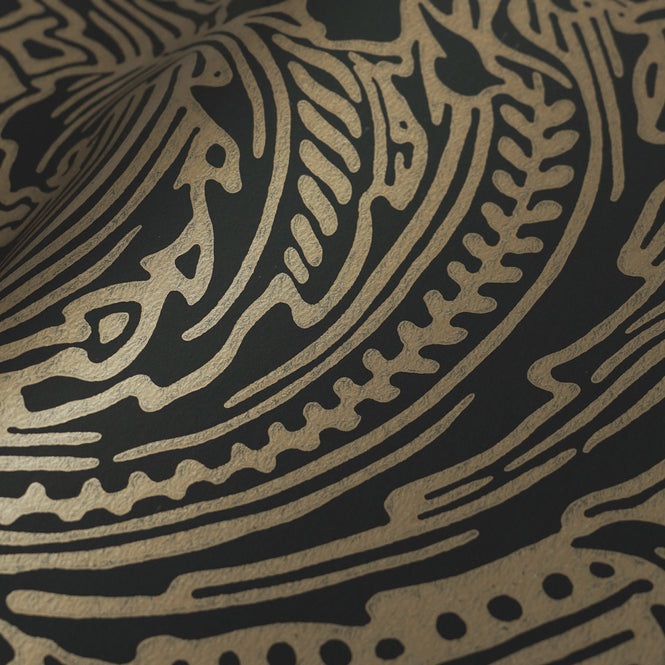 輸入壁紙 1838 Wallcoverings / V&A DECORATIVE PAPERS / EDEN Midnight Black and Gold 2311-173-04