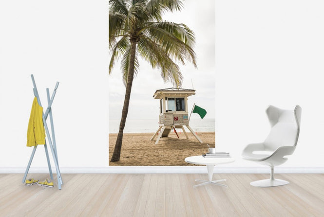 PHOTOWALL / Green Flag on Florida Beach (e30048)