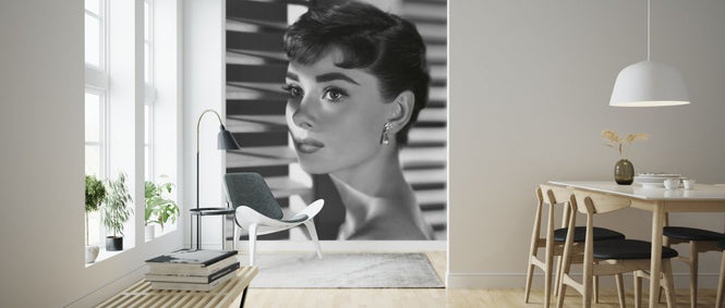 PHOTOWALL / Audrey Hepburn in Sabrina (e314742)