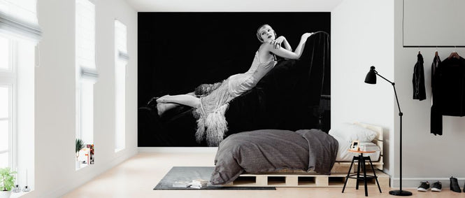 PHOTOWALL / Woman of Affairs (e322169)