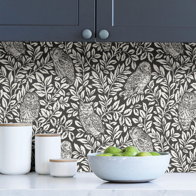 はがせる シール 壁紙 NU WALLPAPER / Charcoal Sleepy Owls Peel and Stick Wallpaper / NUS3625