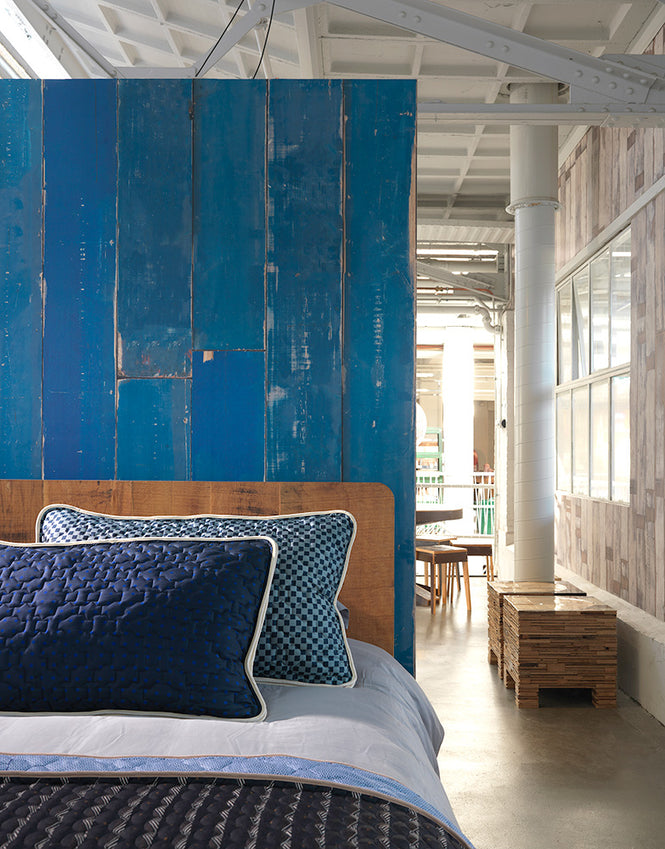 MATERIALS WALLPAPER by Piet Hein Eek BLUE SCRAPWOOD WALLPAPER / PHM-36